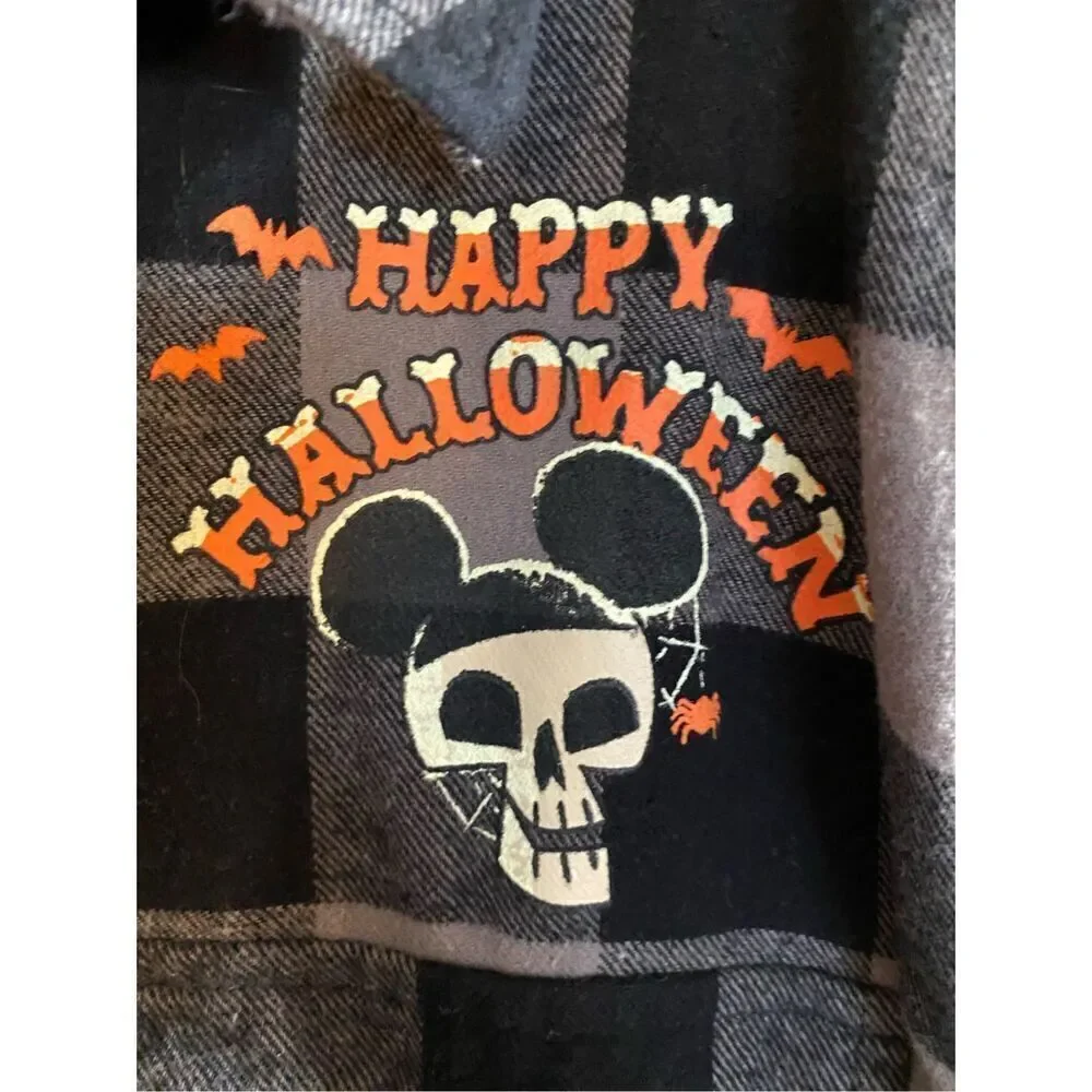Walt Disney World, happy Halloween trick-or-treat plaid flannel shirt, size smal